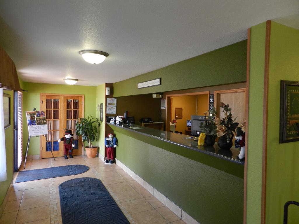 Baymont By Wyndham Dubuque Hotel Exterior foto